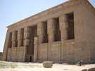  Египет  Хургада  Колоны и стены храма были ярко расписаны даже сейчас м