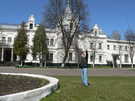  Украина  Когда-то был дворец, а нынче - школа. Село Андрушивка.