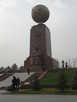  Узбекистан  Ташкент  Площадь Независимости<br />
(здесь раньше был памятник Л