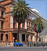 > Африка  By Gorernmental building on Church Square in Pretoria